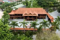 Cận cảnh ngôi nhà gỗ lim 200 tỷ của đại gia Điện Biên