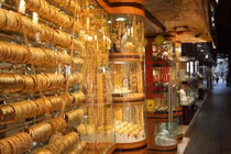 Hoa mắt những khu chợ trời bán vàng, đá quý la liệt như rau