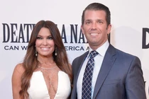 "Đột nhập" biệt thự xa hoa con trai ông Trump mới mua với bạn gái