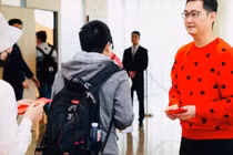 Xem đại gia Trung Quốc lì xì đầu năm mới 