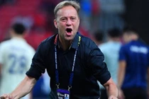 Lộ diện đội bóng V-League đang “nhắm” HLV từng đánh bại thầy Park 