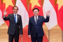 Chủ tịch Quốc hội Vương Đình Huệ hội kiến Tổng thống Indonesia