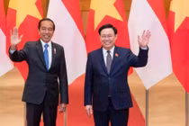 Chủ tịch Quốc hội Vương Đình Huệ hội kiến Tổng thống Indonesia