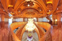 Có gì trong dinh thự dát vàng 150 tỷ nức tiếng miền Tây?