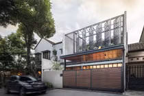 Độc đáo ngôi nhà có 5 khu vườn xanh mát bao quanh