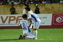 Trụ hạng thành công, HLV HAGL hết lời khen Minh Vương