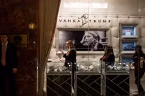 Thủ tướng vui khi thấy con gái Tổng thống Mỹ bán hàng Việt Nam