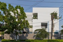 Báo Mỹ tò mò nhà hướng Tây “trốn nóng, tránh rét” ở Điện Biên