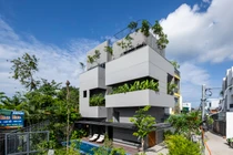 Cận cảnh ngôi nhà xanh mát giữa “rừng” bê tông ở Nha Trang