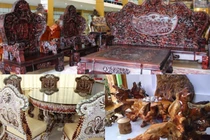 Thú chơi "lạ" của đại gia Việt, có bộ bàn ghế bắt bằng cả... căn hộ