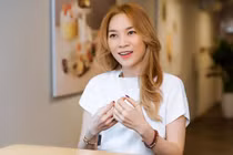 Ngoài 40 tuổi, vì sao nhan sắc Mỹ Tâm vẫn trẻ hơn tuổi?