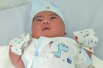 Sản phụ sinh con lớn nhất từ trước đến nay tại Quảng Ngãi 