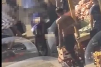 Clip: Chó dữ cắn bé gái rồi rượt đuổi nam thanh niên 