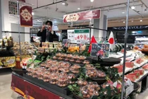 Cận cảnh vải thiều Việt lên kệ siêu thị Nhật, 120.000 đồng/10 quả