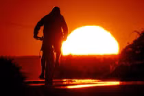 Khắp nơi hóa “lò bát quái”, nhiệt độ cao nhất trong 100.000 năm 