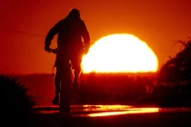 Khắp nơi hóa “lò bát quái”, nhiệt độ cao nhất trong 100.000 năm 