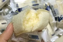 Phát sốt bánh nhân sữa chua tươi giá bèo bán ngập chợ mạng