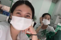 Những “bông hồng” Thủ đô “tỏa hương” giữa tâm dịch