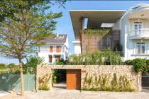 Nhà phố “nửa đóng nửa mở” ấn tượng tại Nha Trang trên báo ngoại