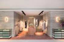 Giải mã bí ẩn thú vị bên trong các cửa hàng thời trang