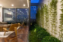 Căn hộ trên tầng 10 ẩn giữa khu vườn xanh mướt ở Hà Nội