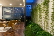 Căn hộ trên tầng 10 ẩn giữa khu vườn xanh mướt ở Hà Nội