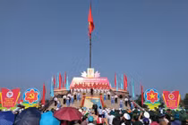 Long trọng Lễ thượng cờ Thống nhất non sông bên dòng Bến Hải