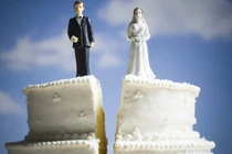 Hủy hôn dù đã gửi thiệp mời sau khi phát hiện chồng "bệnh hoạn tột độ"