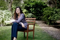 Cuộc sống giản dị của nữ tỷ phú đầu tiên có 100 tỷ USD 