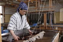 Tận mục nghề làm giấy thủ công cầu kỳ ở Nhật Bản