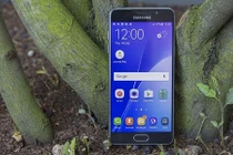 Ngang giá, Galaxy J7 Pro có gì khác so với Galaxy A5 2016?