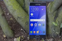 Ngang giá, Galaxy J7 Pro có gì khác so với Galaxy A5 2016?