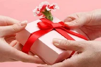 Hà Nội yêu cầu báo cáo việc nhận quà dịp Tết trước 6/2 