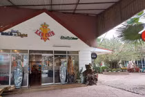 Loạt nhà hàng, cà phê theo chuỗi đóng cửa, chưa hẹn ngày mở lại vì Covid-19