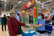 Hiệu thuốc, siêu thị ráo riết tìm nguồn cung khẩu trang