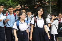 Kỳ thi tuyển sinh vào lớp 10 tại TPHCM: Con lẫn bố mẹ cùng lo lắng