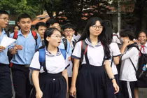 Kỳ thi tuyển sinh vào lớp 10 tại TPHCM: Con lẫn bố mẹ cùng lo lắng