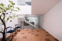 Nhà 4 tầng tăm tối lột xác thành nơi ở thoáng sáng sau cải tạo