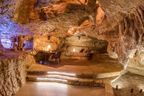 Độc dị khách sạn trong hang động đẹp nhất hành tinh