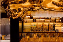 Tận mục khách sạn vàng cực xa xỉ ở Dubai