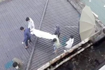 Bệnh nhân hoảng hồn thấy thi thể người trên mái nhà của bệnh viện