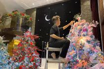 Giáng sinh đã cận kề, biệt thự của Đàm Vĩnh Hưng trang trí đẹp cỡ nào?