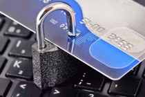 Mẹ chồng cho con dâu thẻ tín dụng trong "Về nhà đi con": Tính bảo mật ở đâu?