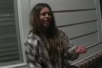 Sao TikTok bị bắt vì ném ghế vô tình trúng đầu con 