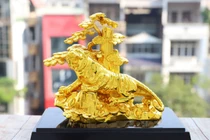 Tượng hổ vàng bạc triệu đổ bộ thị trường Tết Nhâm Dần 2022