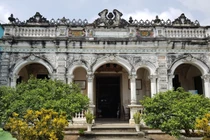 Biệt thự cổ trăm tuổi của đại gia buôn gạo nức tiếng một thời 