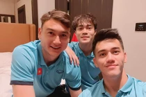 Tiến Linh đi ăn lại không rủ khiến Đặng Văn Lâm mất toi 300K