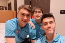 Tiến Linh đi ăn lại không rủ khiến Đặng Văn Lâm mất toi 300K