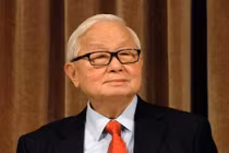 Nhờ iPhone 8, trở thành tỷ phú ở tuổi 86