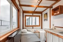 Bất ngờ với nội thất bên trong ngôi nhà mini chỉ 9m2 